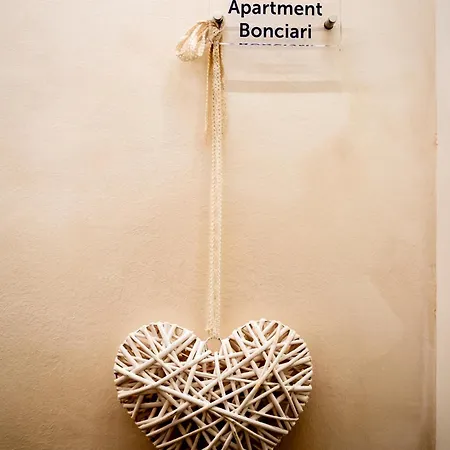 Bonciari Comodo E Moderno Bilocale Con Posto Auto Gratuito E Self Check In